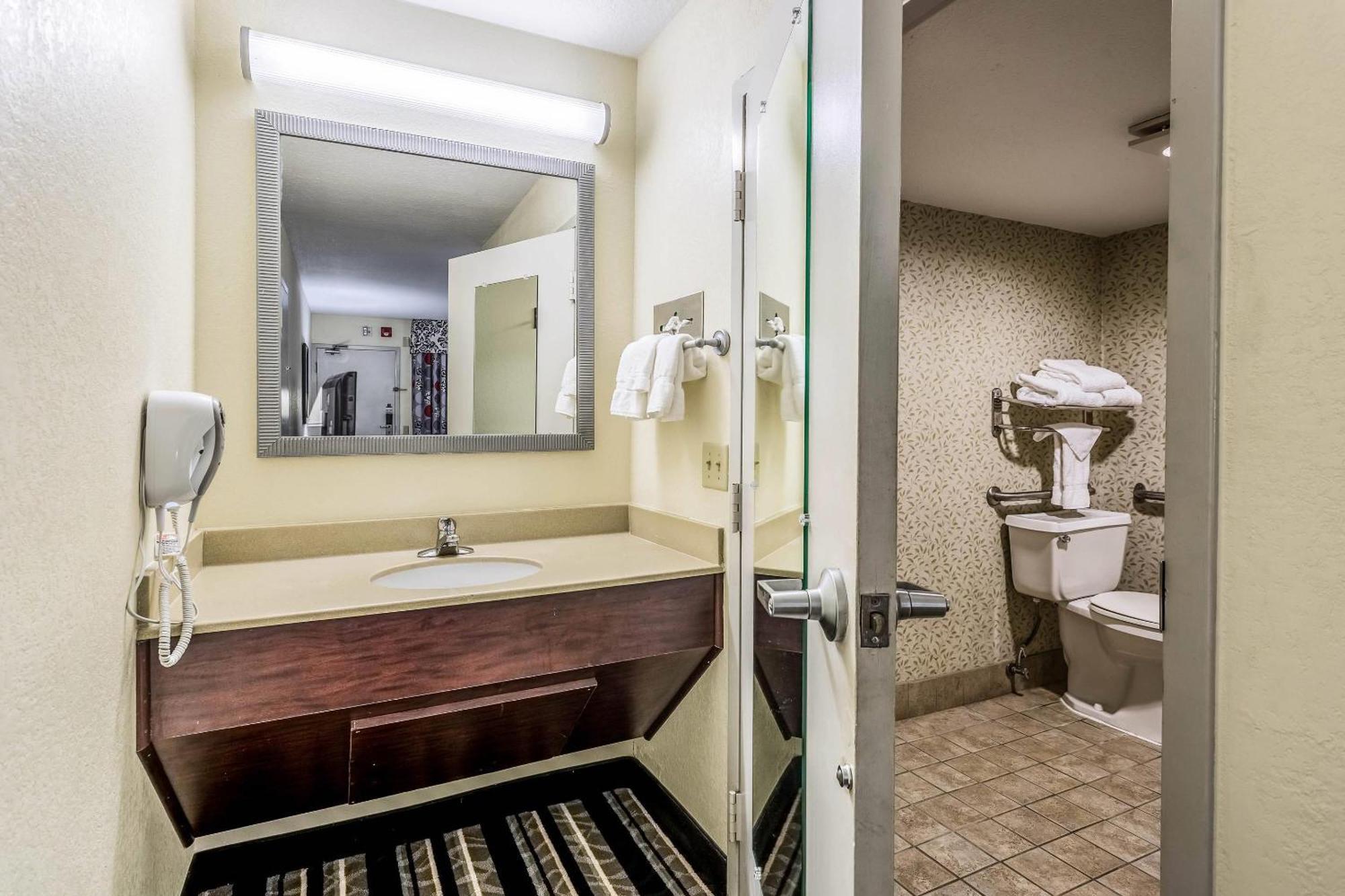 Clarion Pointe Huntsville Research Park Экстерьер фото